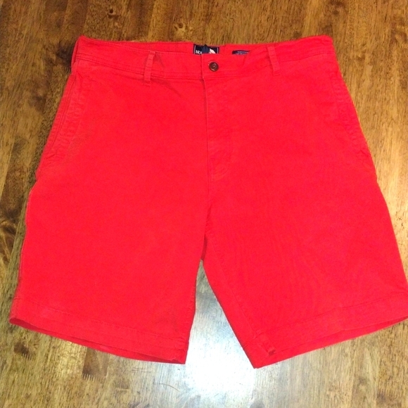 Red The North Face Shorts 36 - Picture 1 of 4